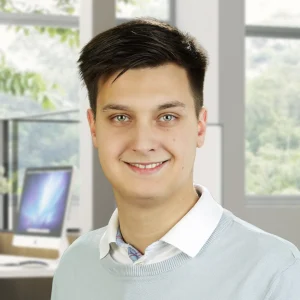 026-SEO_Marketing_Koss-Julian-2048x2048-1.webp